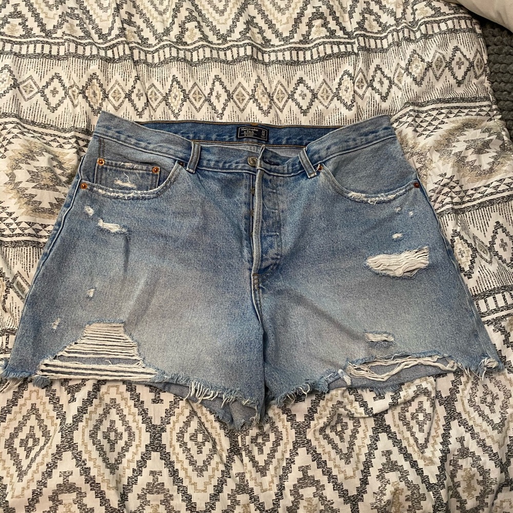 Abercrombie 4” high rise mom shorts